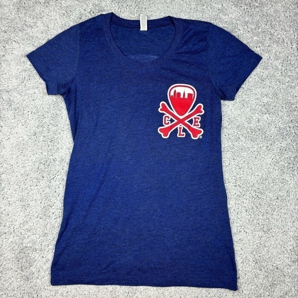 Cleveland Shirt Womens Small Ohio City Tee Crewneck Casual Crossbones CLE - Picture 1 of 3